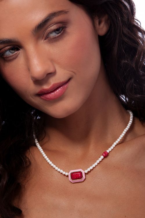 Colar Nouveau - Esmalte Rosa, Feldspato Vermelho e Pérola - Coleção Inéditos Janeiro Banho: Folheado a Ouro