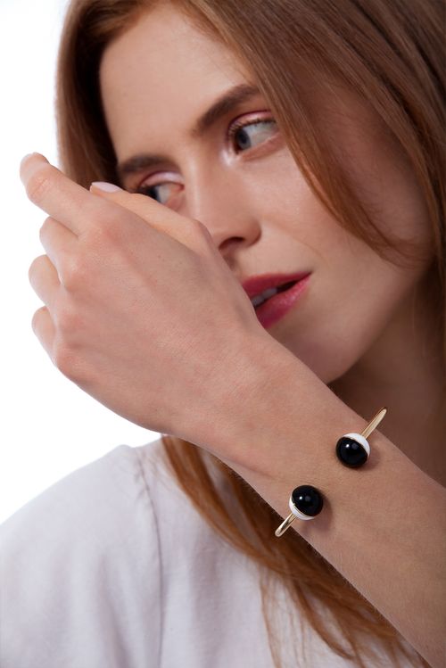 Pulseira Dot Eye M - Obsidiana Preta e Esmalte Branco - Coleção Dot Banho: Folheado a Ouro