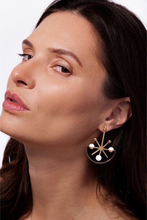 Brinco La Estrella - Esmalte Preto e Porcelana Branca - Coleção Fusion Banho: Folheado a Ouro