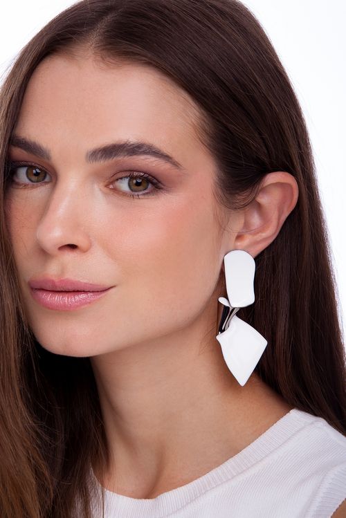 Brinco El Paisaje - Esmalte Branco - Coleção Maria Dolores + Maria Valentina Banho: Ródio Negro