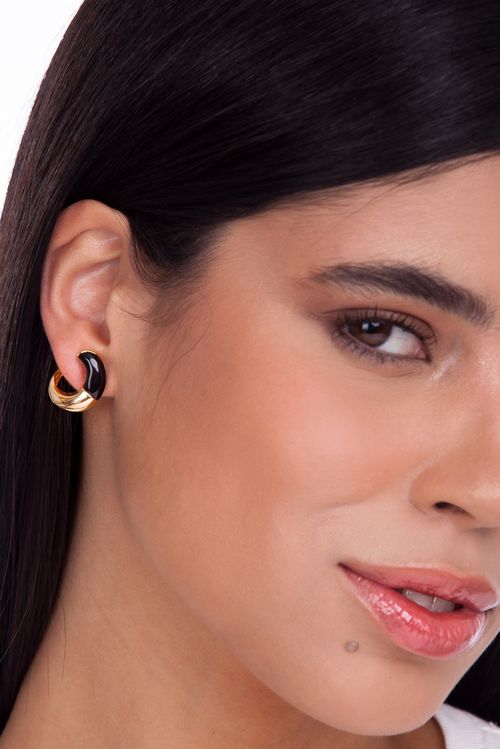 Brinco Vínculo P - Obsidiana Preta - Coleção TRAJEtos Banho: Folheado a Ouro