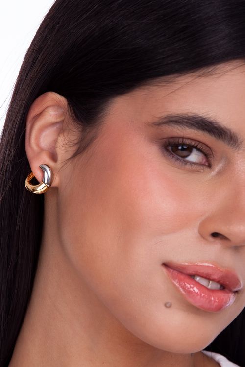 Brinco Vínculo P- Ágata Cinza Metalizada - Coleção TRAJEtos Banho: Folheado a Ouro