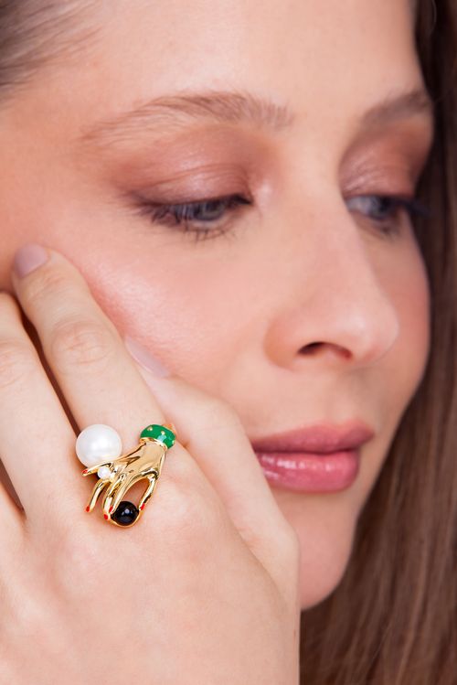 Anel Inès - Obsidiana Preta, Pérola e Esmalte Verde - Coleção Mademoiselle Banho: Folheado a Ouro