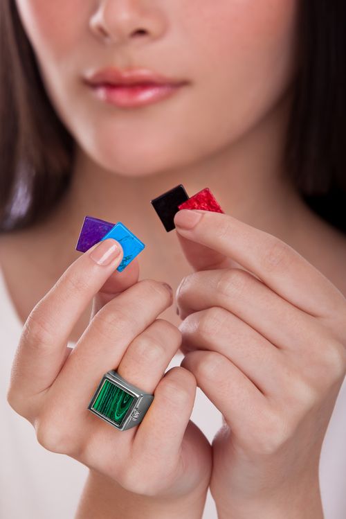 Anel Ladrilhos - Feldspato Vermelho, Haulita Roxa Listrada e Turquesa, Malaquita e Obsidiana Preta - Coleção Tudo Se Encaixa Banho: Ródio Negro