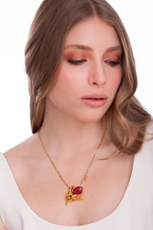 Colar Rosa - Feldspato Vermelho - Coleção À Flor da Pele Banho: Folheado a Ouro