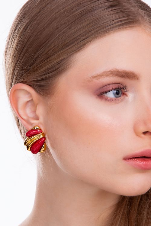 Brinco Pacífico - Feldspato Vermelho - Coleção Mergulho Banho: Folheado a Ouro