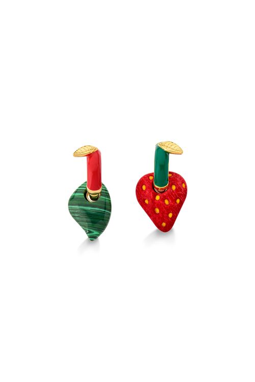 Brinco Morango Hoop - Feldspato Vermelho, Malaquita, Esmalte Verde e Amarelo - Coleção Piquenique Banho: Folheado a Ouro