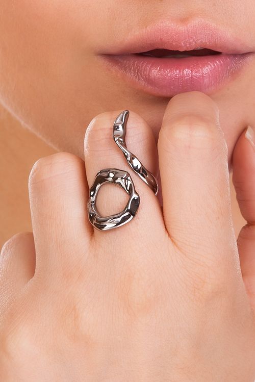 Anel Reverso - Coleção Paradoxo Banho: Ródio Negro