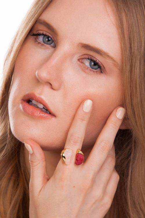 Anel Zen - Feldspato Vermelho e Quartzo Rosa - Coleção Reset Banho: Folheado a Ouro