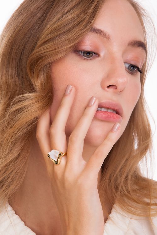 Anel Terre - Madrepérola - Coleção Acquarella Banho: Folheado a Ouro