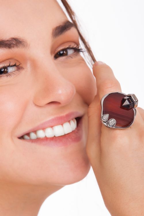 Anel Essence - Ágata Vermelha, Quartzo Fumê e Drusa Metalizada - Coleção Acquarella Banho: Ródio Negro
