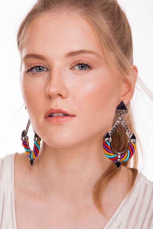 Brinco Frida - Obsidiana Preta, Cordão Laranja, Roxo, Turquesa e Vermelho - Coleção Viva la Vida Banho: Ródio Negro