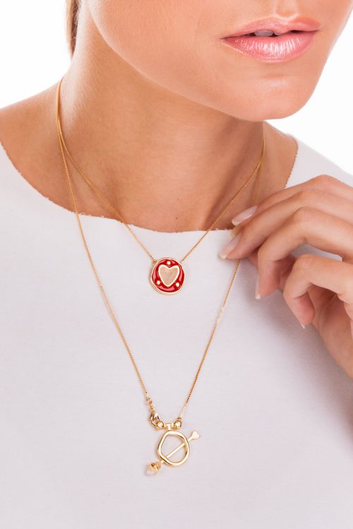 Colar Escapulário Welcome Love - Cristal e Esmalte Vermelho - Coleção Welcome Love Banho: Folheado a Ouro