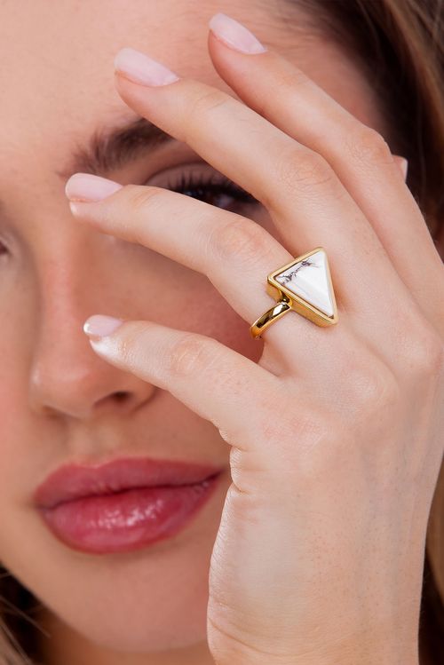 Anel Little Triangle - Haulita - Coleção Geometric Banho: Folheado a Ouro