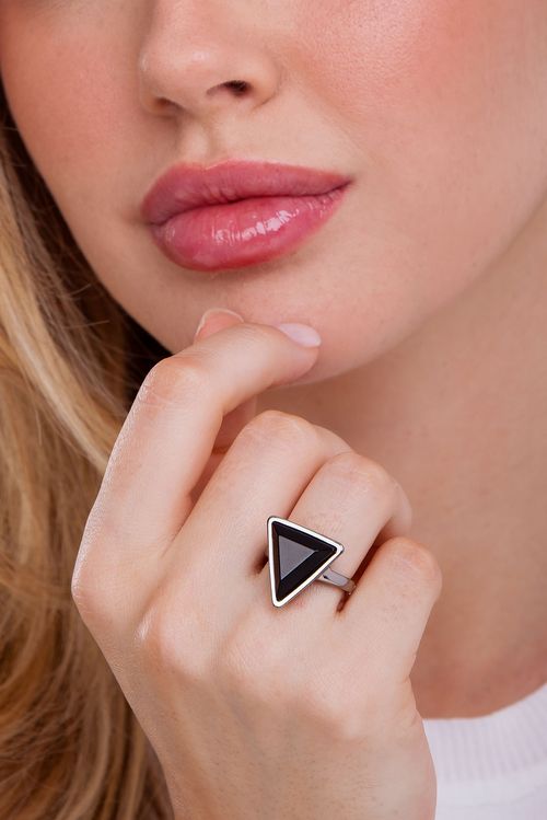Anel Little Triangle - Obsidiana Preta - Coleção Geometric Banho: Ródio Negro