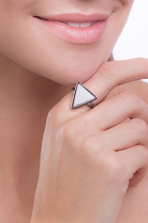 Anel Little Triangle - Dolomita - Coleção Geometric Banho: Ródio Negro