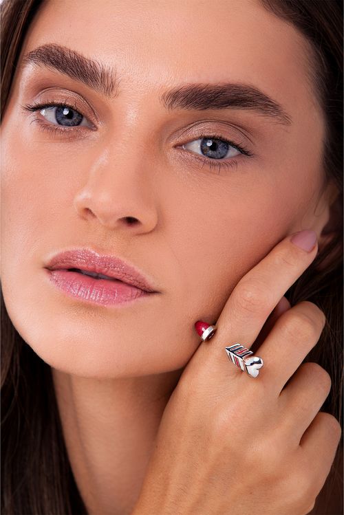 Anel Arrow Heart - Feldspato Vermelho e Esmalte Vermelho - Coleção Flor e Ser Amor Banho: Ródio Negro