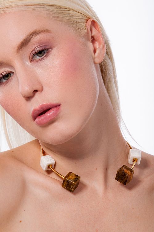 Colar Choker GL 02 - Olho de Tigre e Feldspato Natural - Coleção Amor ao Cubo Banho: Folheado a Ouro