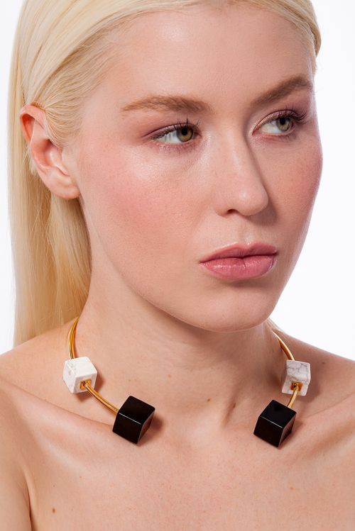 Colar Choker GL 02 - Haulita e Obsidiana Preta - Coleção Amor ao Cubo Banho: Folheado a Ouro