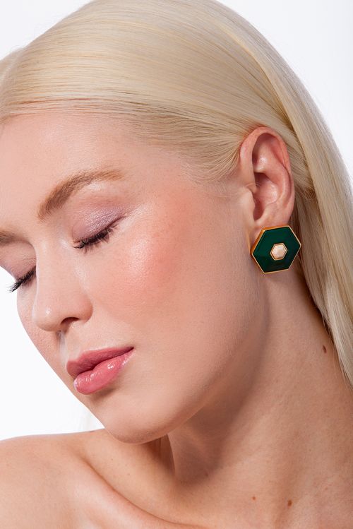 Brinco Olímpia M - Feldspato Natural, Madeira e Esmalte Verde - Coleção Maria Dolores + Maria Valentina Banho: Folheado a Ouro