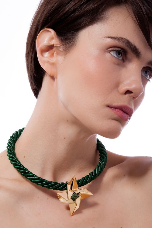 Colar Choker Kaze - Cordão Verde e Jaspe Verde - Coleção Ecoa Banho: Folheado a Ouro