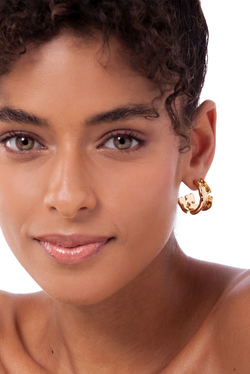 Brinco Argola Rasgo P - Coleção Paradoxo Banho: Folheado a Ouro