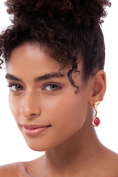 Brinco Traço - Feldspato Vermelho - Coleção Expressão Banho: Folheado a Ouro