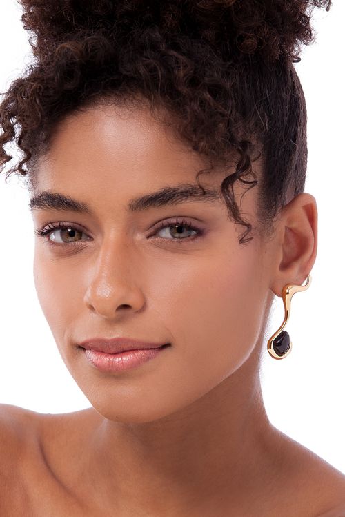 Brinco Traço - Obsidiana Preta - Coleção Expressão Banho: Folheado a Ouro