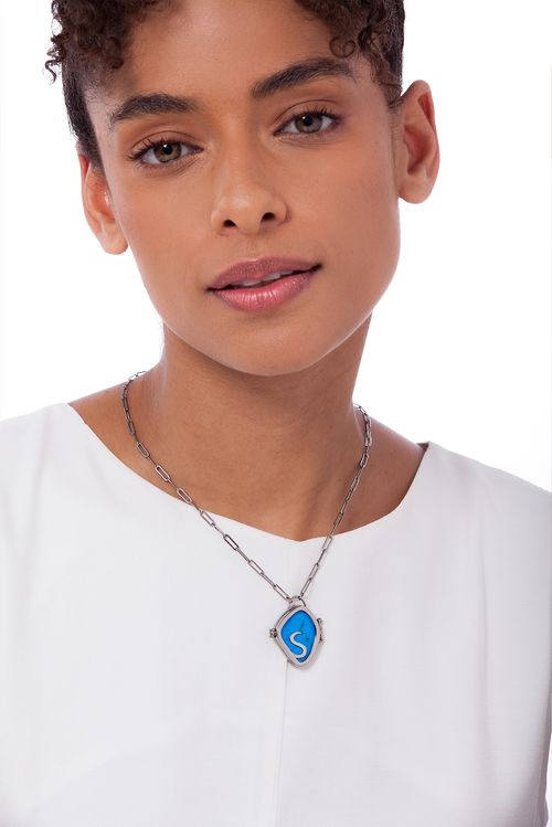 Colar Alfabeto S - Feldspato Vermelho, Haulita Turquesa, Obsidiana, Malaquita e Ágata Cinza Metalizada - Coleção Expressão Banho: Ródio Negro