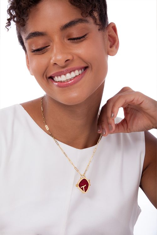 Colar Alfabeto T - Feldspato Vermelho, Haulita Turquesa, Obsidiana, Malaquita e Ágata Cinza Metalizada - Coleção Expressão Banho: Folheado a Ouro