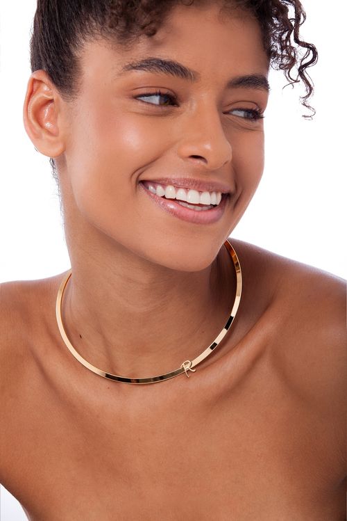 Colar Choker R - Coleção Expressão Banho: Folheado a Ouro
