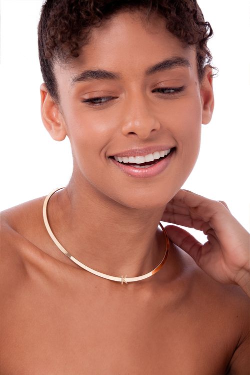 Colar Choker K - Coleção Expressão Banho: Folheado a Ouro
