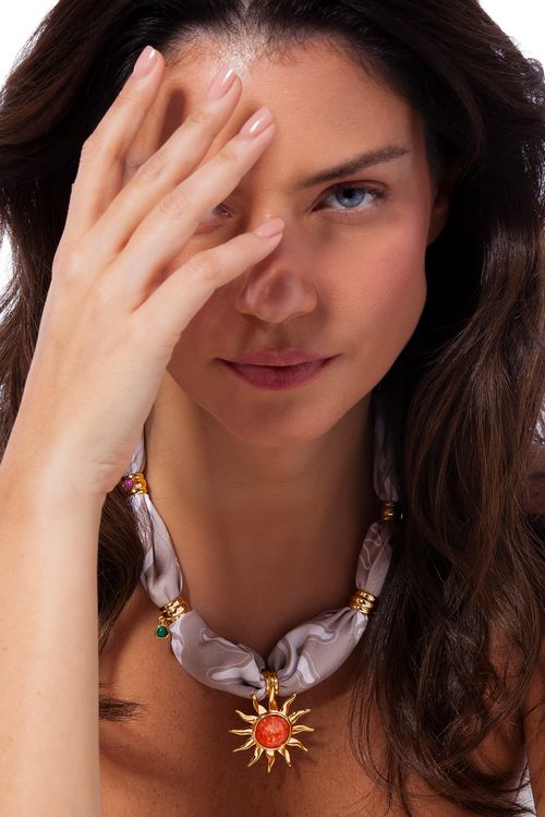 Colar Solar - Feldspato Laranja, Amarelo e Pink e Bandana - Coleção Dolce Tropicália Verão Banho: Folheado a Ouro