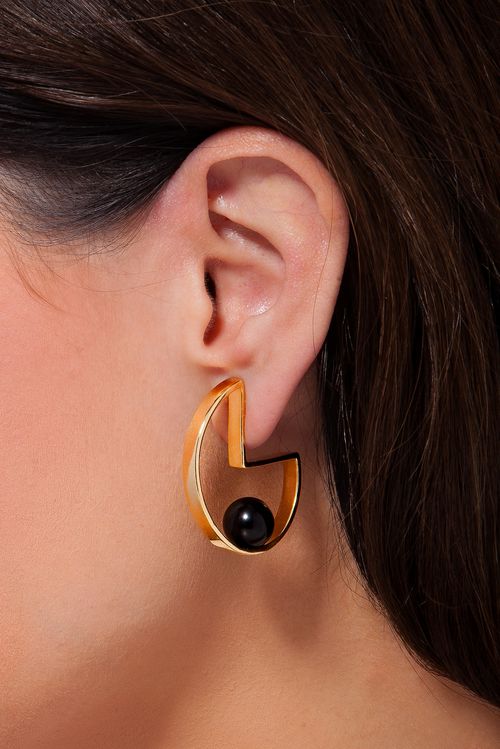 Brinco Sorriso - Obsidiana Preta - Coleção Dolce Tropicália Verão Banho: Folheado a Ouro